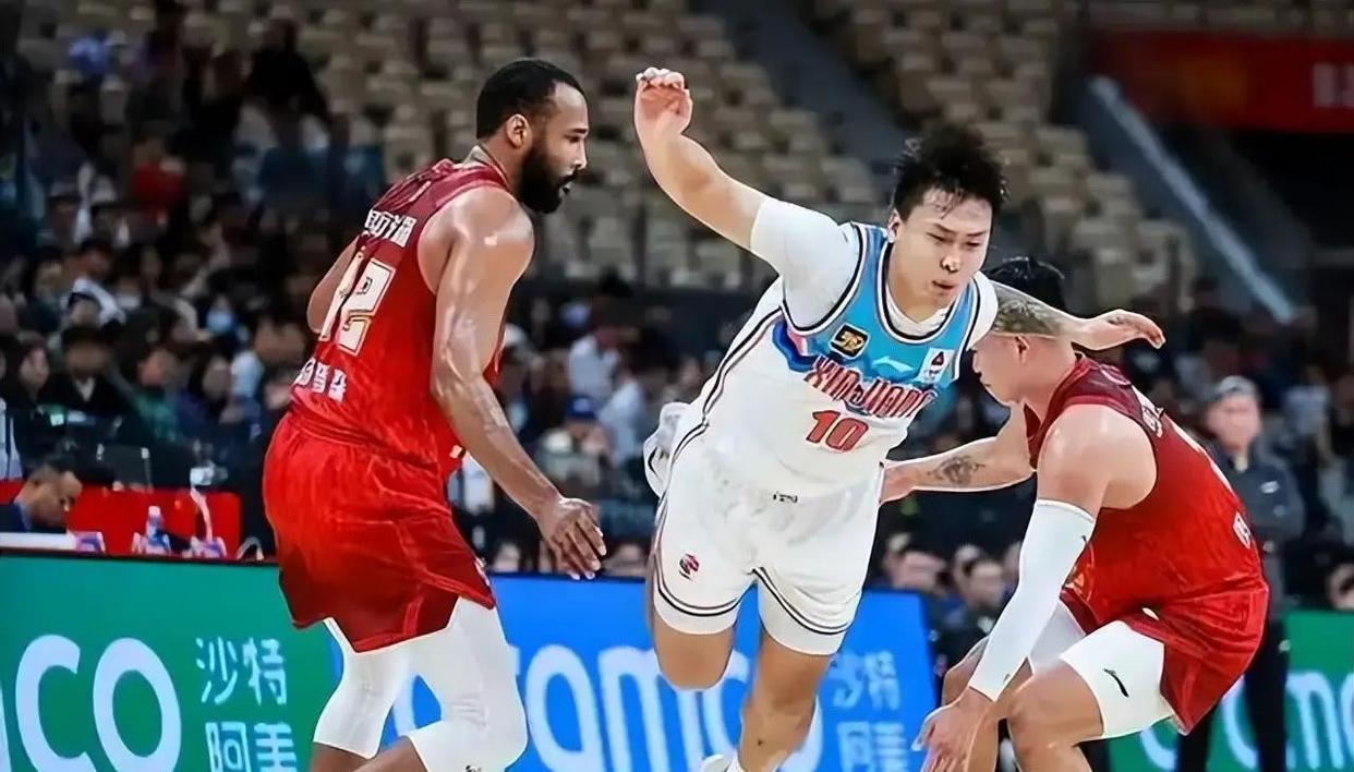 28圈娱乐-包含从休斯敦火箭主帅复盘备战CBA常规赛到清晨多特蒙德临场应变，今夜新疆广汇备战荷甲的词条