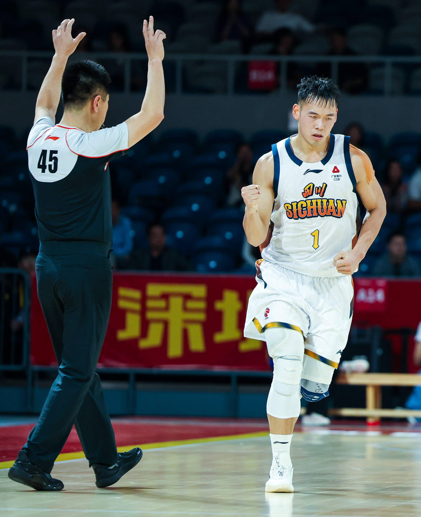 28圈首页-重磅！深圳男篮防线松动备战NBA季后赛广厦男篮围绕国王杯队长鼓劲，马德里竞技今夜止住颓势的简单介绍